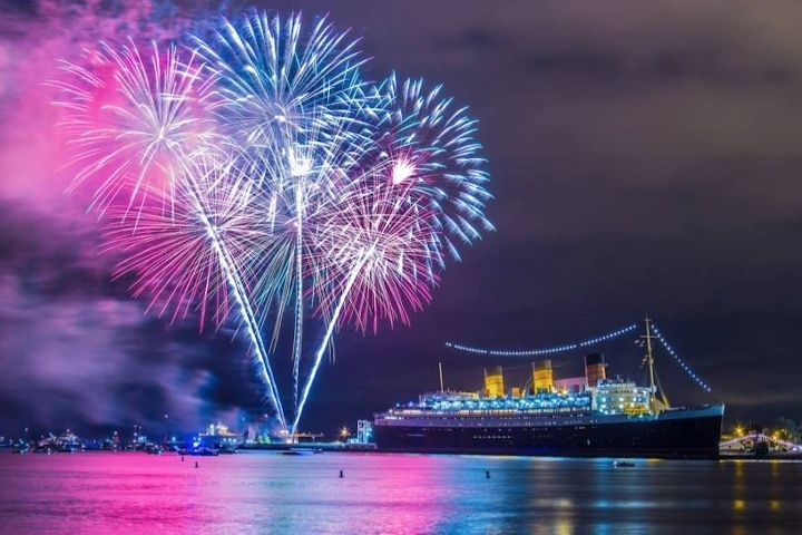 Fuego's July 4th BBQ Buffet, Queen Mary Fireworks And Live Music