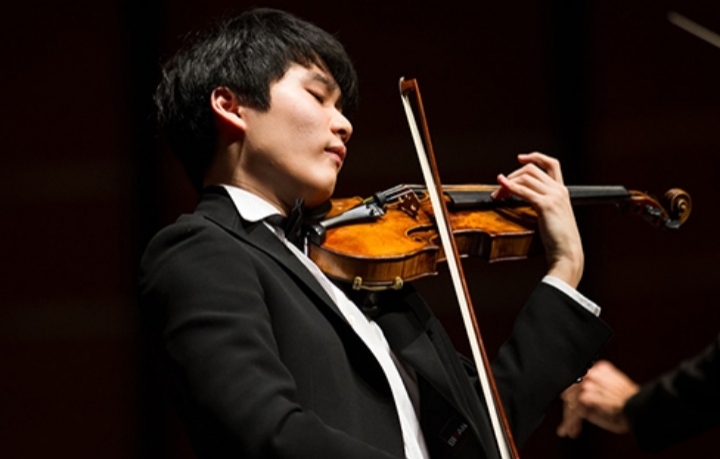 In Mo Yang, violin